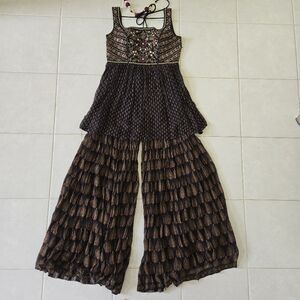 2 piece Stiched sz M Black sharara Gharara Sleeveless Black Sequin Kurta